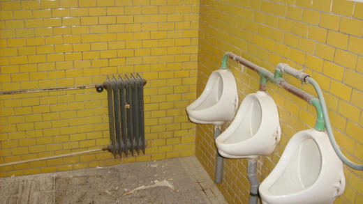toalety přízemí OU